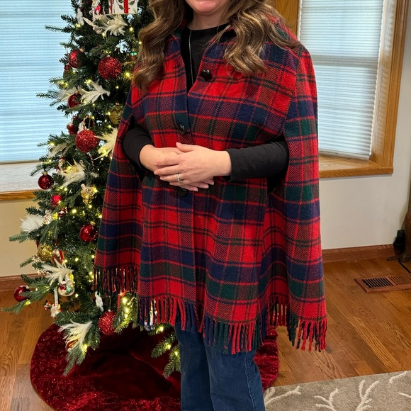 Vintage Red Plaid Wool Poncho Blanket Fringe Cape Shawl Coat Festive One Size - Picture 13 of 13